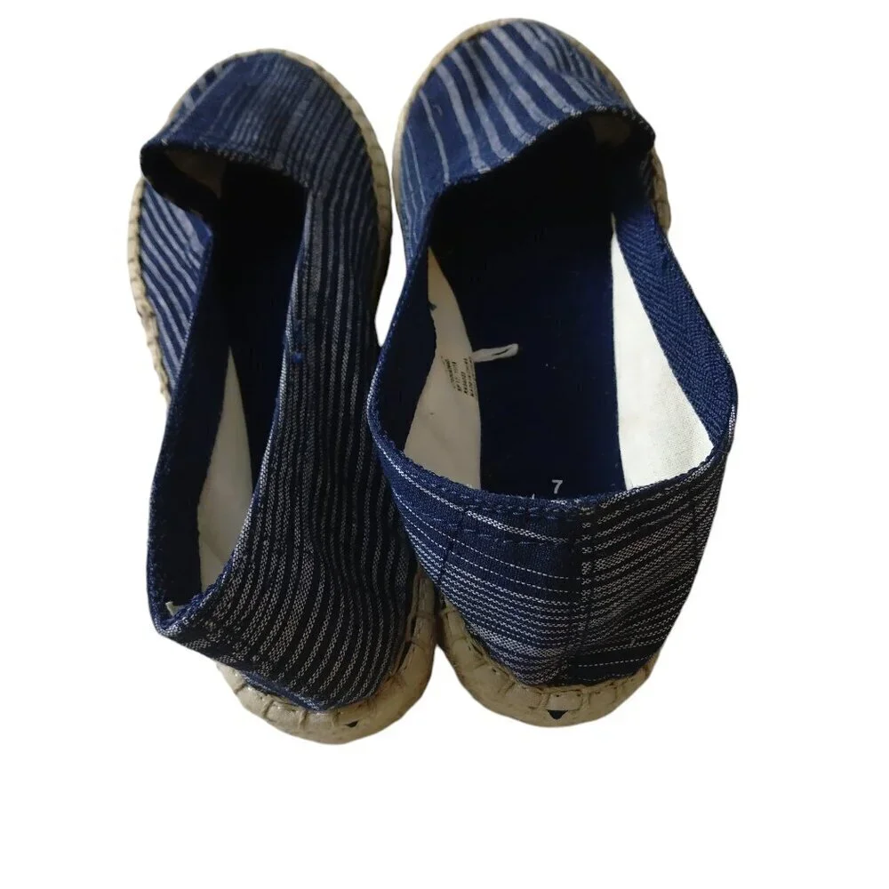 Gap Women's Size 7 Navy Striped Canvas Espadrilles Slip On Casual Beach Travel
